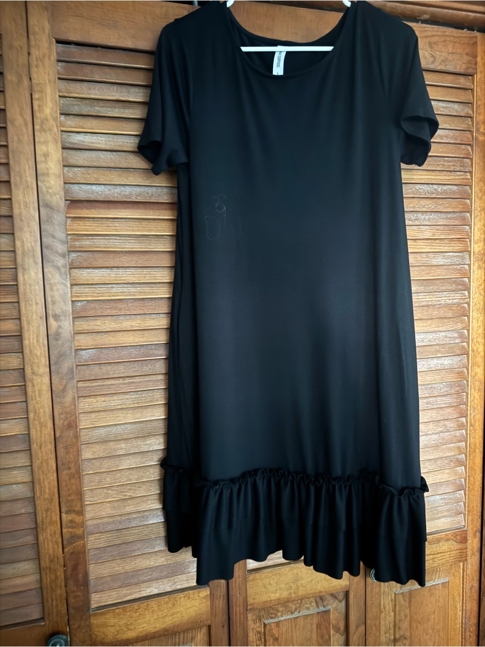 Zenana Outfitters Black Ruffle-Hem Midi Dress